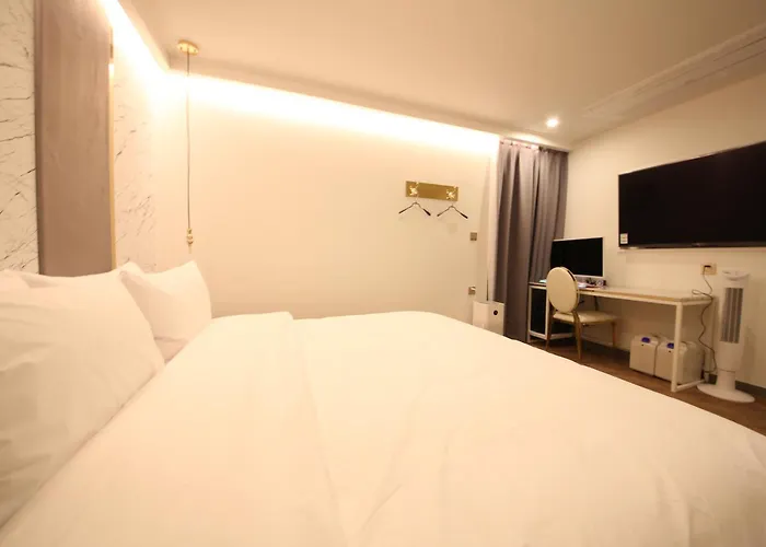 Hotel Den Basta 2*