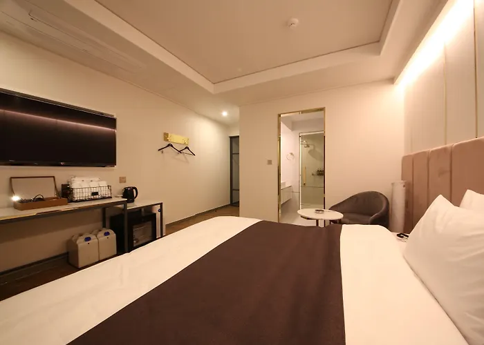 Den Basta Hotel 2*